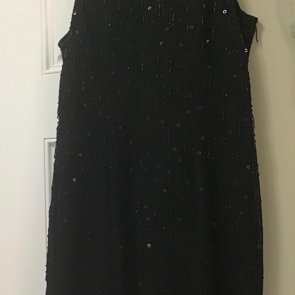 NWT Sequinned black dress by Dorothy Perkins - Picture 2 of 8